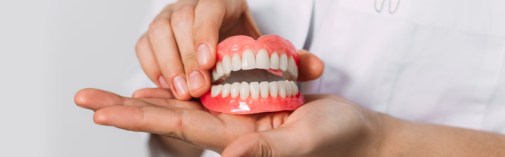 Adjusting to New Dentures: What to Expect in the First Few Weeks
